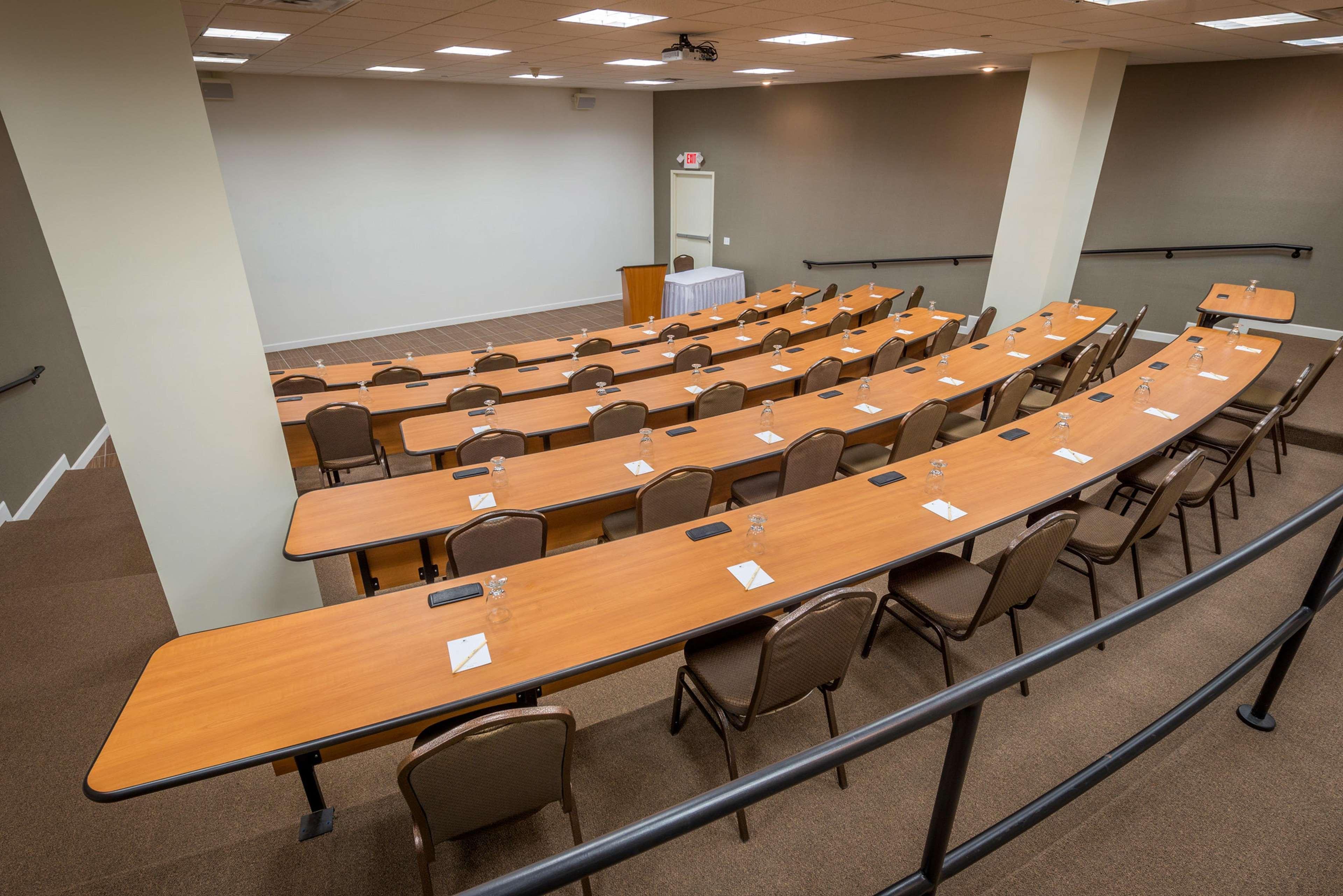 Doubletree By Hilton Binghamton Hotel Bagian luar foto